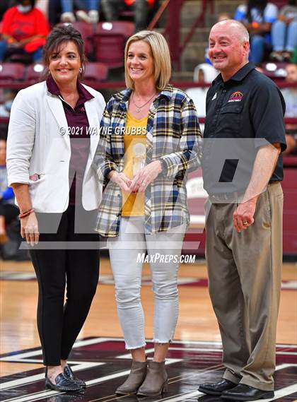 Thumbnail 3 in Lipan vs Douglass (Tenaha Holiday Hoops Classic) photogallery.