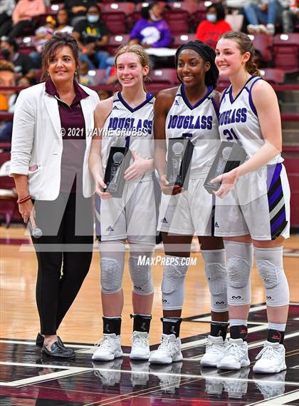 Thumbnail 3 in Lipan vs Douglass (Tenaha Holiday Hoops Classic) photogallery.