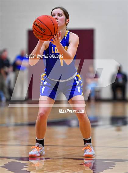 Thumbnail 3 in Lipan vs Douglass (Tenaha Holiday Hoops Classic) photogallery.