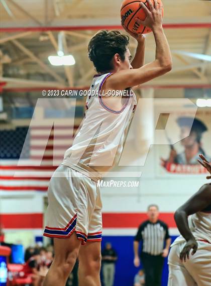 Thumbnail 3 in New Bern @ West Carteret photogallery.