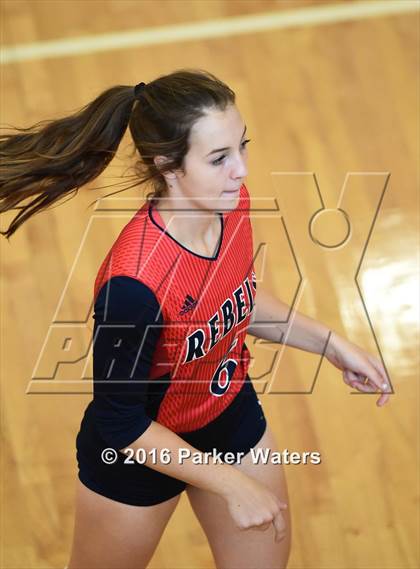 Thumbnail 1 in Metairie Park Country Day vs Riverside Academy (Sacred Heart Academy) photogallery.