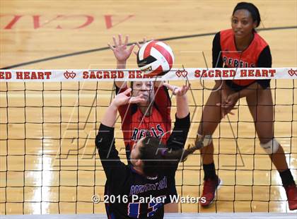 Thumbnail 3 in Metairie Park Country Day vs Riverside Academy (Sacred Heart Academy) photogallery.