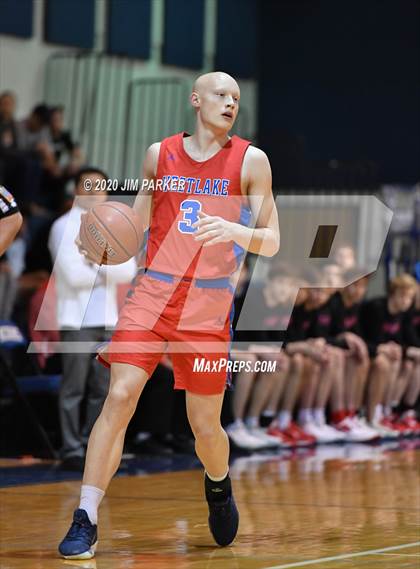 Thumbnail 2 in Westlake vs. Warren (UIL Class 6A Area Playoff) photogallery.