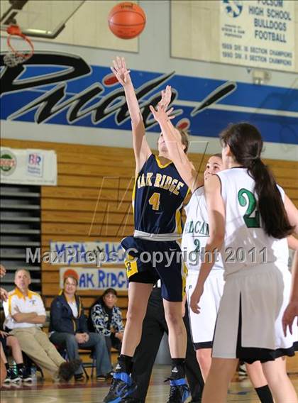 Thumbnail 1 in Oak Ridge vs. El Camino (Bulldog Winter Classic) photogallery.