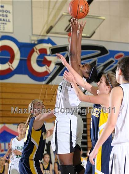 Thumbnail 3 in Oak Ridge vs. El Camino (Bulldog Winter Classic) photogallery.