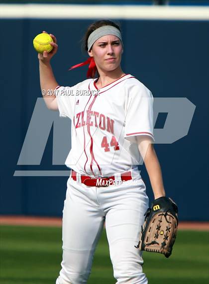 Thumbnail 3 in Hazleton vs. Hempfield Area (PIAA 6A Final) photogallery.
