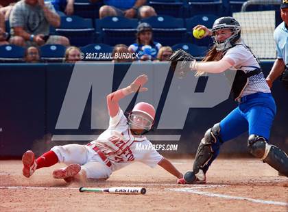 Thumbnail 2 in Hazleton vs. Hempfield Area (PIAA 6A Final) photogallery.