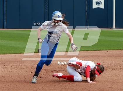 Thumbnail 1 in Hazleton vs. Hempfield Area (PIAA 6A Final) photogallery.