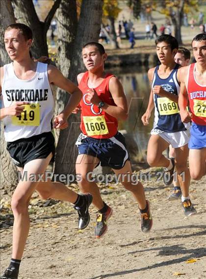 Thumbnail 2 in CIF State Cross Country Championships (Boys Division I) photogallery.
