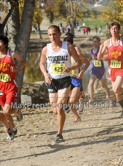 Thumbnail 1 in CIF State Cross Country Championships (Boys Division I) photogallery.