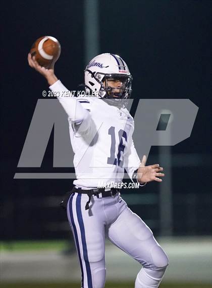 Thumbnail 1 in Farmington @ Lake Orion photogallery.