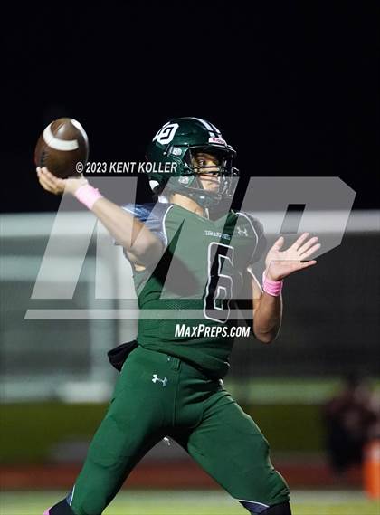 Thumbnail 1 in Farmington @ Lake Orion photogallery.