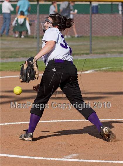 Thumbnail 1 in Austin East @ Sevier County photogallery.