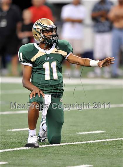 Thumbnail 1 in DeSoto vs. Douglass (Kirk Herbstreit National Kickoff Classic) photogallery.