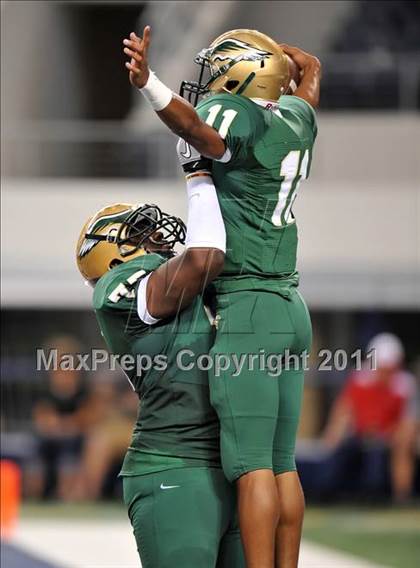 Thumbnail 1 in DeSoto vs. Douglass (Kirk Herbstreit National Kickoff Classic) photogallery.