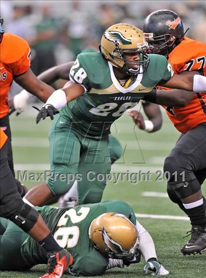 Thumbnail 3 in DeSoto vs. Douglass (Kirk Herbstreit National Kickoff Classic) photogallery.