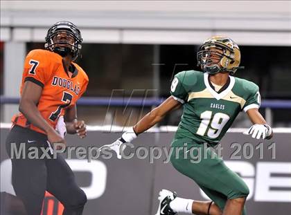 Thumbnail 3 in DeSoto vs. Douglass (Kirk Herbstreit National Kickoff Classic) photogallery.