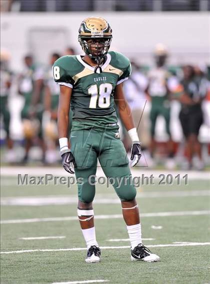Thumbnail 1 in DeSoto vs. Douglass (Kirk Herbstreit National Kickoff Classic) photogallery.