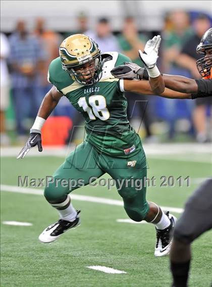 Thumbnail 3 in DeSoto vs. Douglass (Kirk Herbstreit National Kickoff Classic) photogallery.