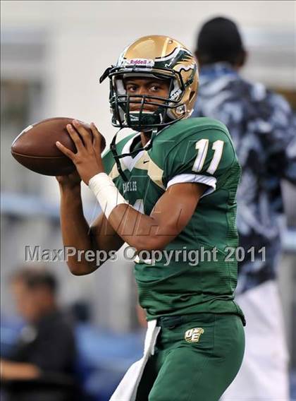 Thumbnail 1 in DeSoto vs. Douglass (Kirk Herbstreit National Kickoff Classic) photogallery.