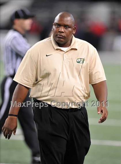 Thumbnail 2 in DeSoto vs. Douglass (Kirk Herbstreit National Kickoff Classic) photogallery.
