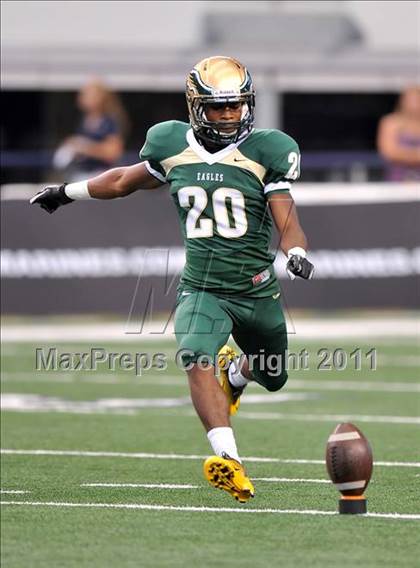 Thumbnail 3 in DeSoto vs. Douglass (Kirk Herbstreit National Kickoff Classic) photogallery.