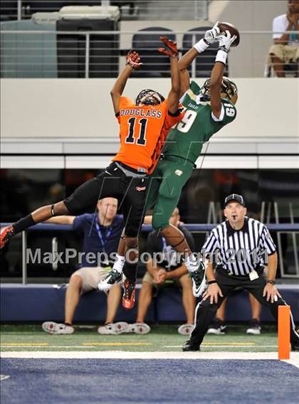 Thumbnail 3 in DeSoto vs. Douglass (Kirk Herbstreit National Kickoff Classic) photogallery.
