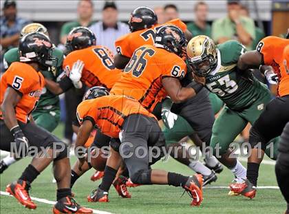 Thumbnail 1 in DeSoto vs. Douglass (Kirk Herbstreit National Kickoff Classic) photogallery.