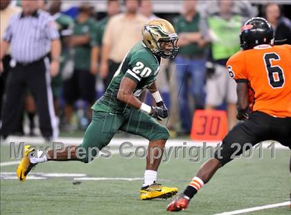 Thumbnail 1 in DeSoto vs. Douglass (Kirk Herbstreit National Kickoff Classic) photogallery.