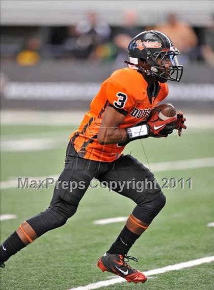 Thumbnail 3 in DeSoto vs. Douglass (Kirk Herbstreit National Kickoff Classic) photogallery.