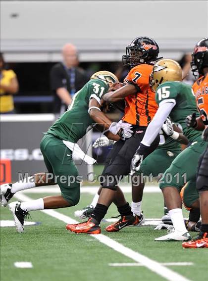 Thumbnail 3 in DeSoto vs. Douglass (Kirk Herbstreit National Kickoff Classic) photogallery.