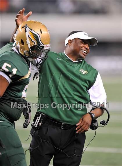 Thumbnail 3 in DeSoto vs. Douglass (Kirk Herbstreit National Kickoff Classic) photogallery.