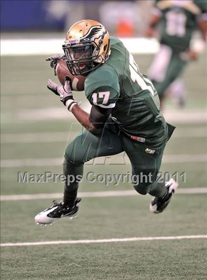 Thumbnail 3 in DeSoto vs. Douglass (Kirk Herbstreit National Kickoff Classic) photogallery.