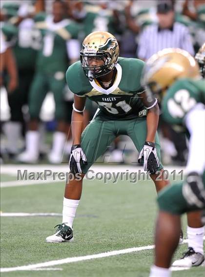 Thumbnail 1 in DeSoto vs. Douglass (Kirk Herbstreit National Kickoff Classic) photogallery.