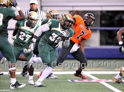 Thumbnail 2 in DeSoto vs. Douglass (Kirk Herbstreit National Kickoff Classic) photogallery.