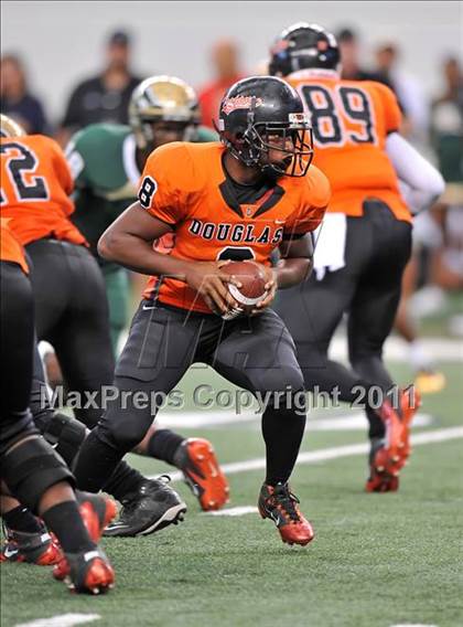 Thumbnail 3 in DeSoto vs. Douglass (Kirk Herbstreit National Kickoff Classic) photogallery.