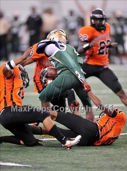 Thumbnail 1 in DeSoto vs. Douglass (Kirk Herbstreit National Kickoff Classic) photogallery.