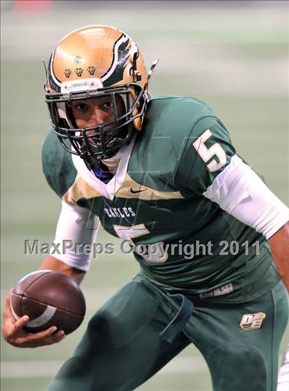 Thumbnail 2 in DeSoto vs. Douglass (Kirk Herbstreit National Kickoff Classic) photogallery.