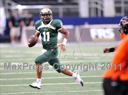 Thumbnail 2 in DeSoto vs. Douglass (Kirk Herbstreit National Kickoff Classic) photogallery.