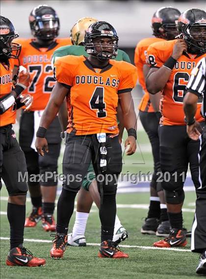 Thumbnail 2 in DeSoto vs. Douglass (Kirk Herbstreit National Kickoff Classic) photogallery.