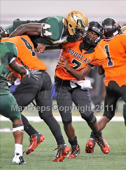 Thumbnail 1 in DeSoto vs. Douglass (Kirk Herbstreit National Kickoff Classic) photogallery.