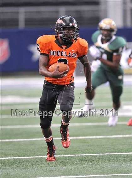 Thumbnail 1 in DeSoto vs. Douglass (Kirk Herbstreit National Kickoff Classic) photogallery.