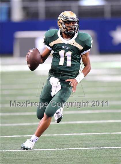 Thumbnail 1 in DeSoto vs. Douglass (Kirk Herbstreit National Kickoff Classic) photogallery.