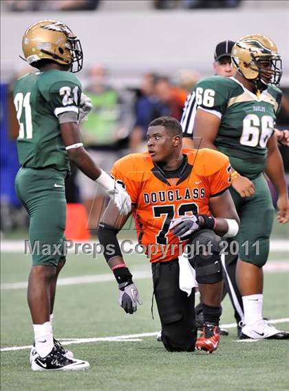 Thumbnail 1 in DeSoto vs. Douglass (Kirk Herbstreit National Kickoff Classic) photogallery.