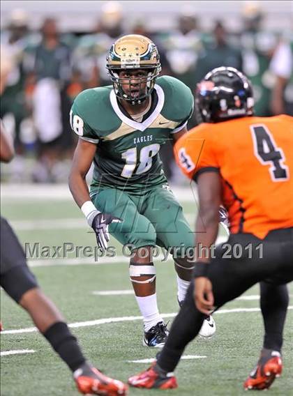 Thumbnail 1 in DeSoto vs. Douglass (Kirk Herbstreit National Kickoff Classic) photogallery.