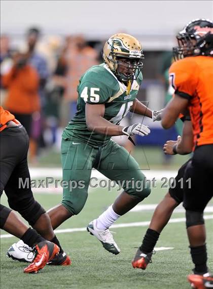 Thumbnail 1 in DeSoto vs. Douglass (Kirk Herbstreit National Kickoff Classic) photogallery.