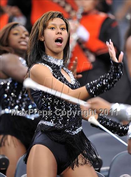 Thumbnail 1 in DeSoto vs. Douglass (Kirk Herbstreit National Kickoff Classic) photogallery.