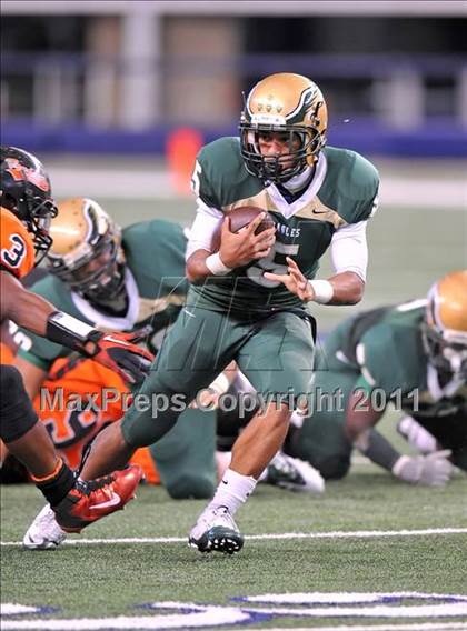 Thumbnail 1 in DeSoto vs. Douglass (Kirk Herbstreit National Kickoff Classic) photogallery.
