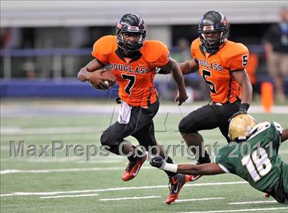 Thumbnail 3 in DeSoto vs. Douglass (Kirk Herbstreit National Kickoff Classic) photogallery.