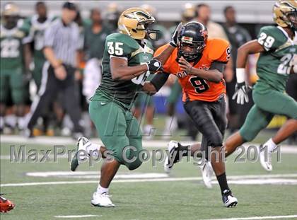 Thumbnail 2 in DeSoto vs. Douglass (Kirk Herbstreit National Kickoff Classic) photogallery.